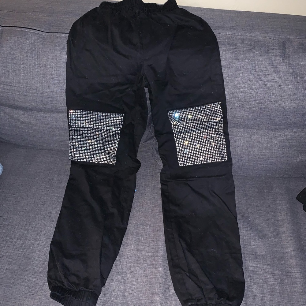 Cargos - Picture 3 of 3